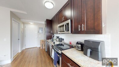 237 E 34th St in New York, NY - Building Photo - Building Photo