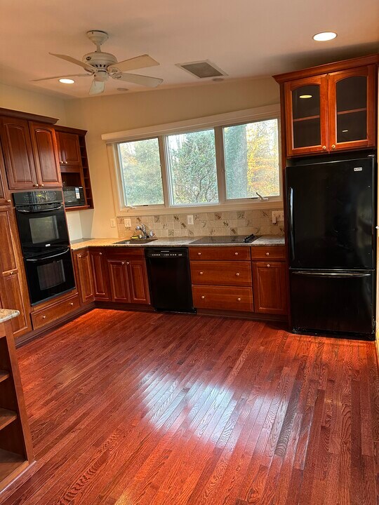 6124 Old Dominion Dr in McLean, VA - Building Photo