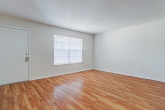 Marshall in Houston, TX - Building Photo - Interior Photo