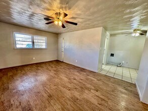 3221 33rd St in Lubbock, TX - Foto de edificio - Building Photo