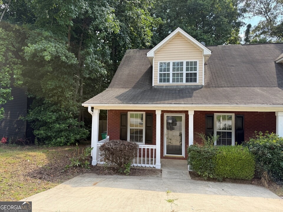 960 Windwood Ct in Atlanta, GA - Building Photo