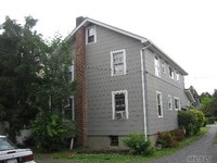 48 Arnold Ave in West Babylon, NY - Foto de edificio - Building Photo