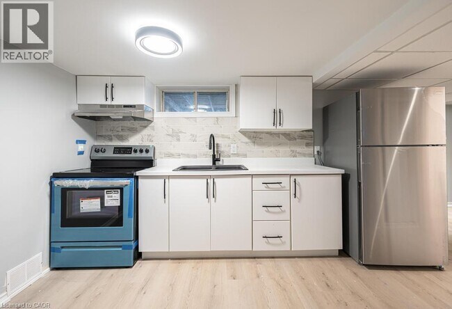 99 E 36th St in Hamilton, ON - Building Photo - Building Photo