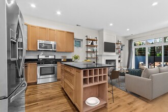 1659 N Oakley Ave in Chicago, IL - Building Photo - Building Photo