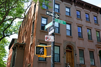 436 Clinton St in Brooklyn, NY - Foto de edificio - Building Photo