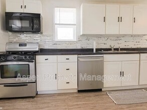 2101 Melvin Ave in Burlington, IA - Building Photo - Building Photo