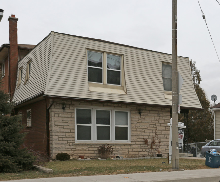 53 Queen St W in Cambridge, ON - Building Photo