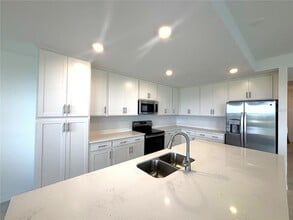 17625 Opal Sand Dr, Unit 202 in Venice, FL - Building Photo - Building Photo