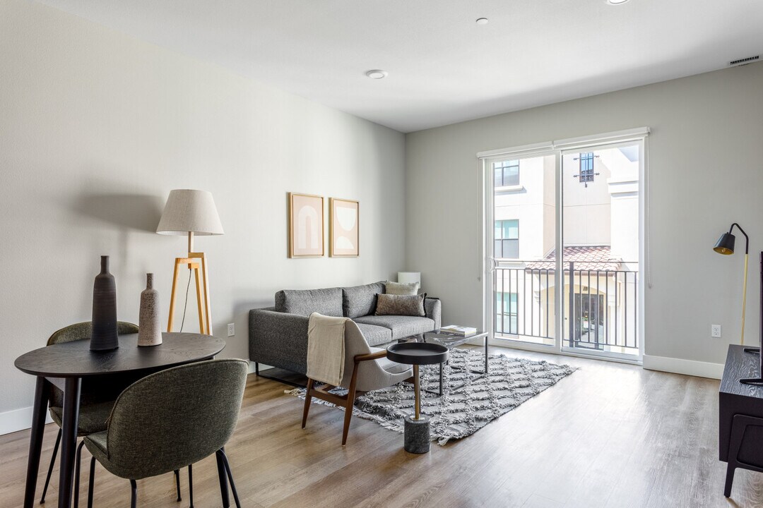 441 El Camino Real in San Carlos, CA - Foto de edificio