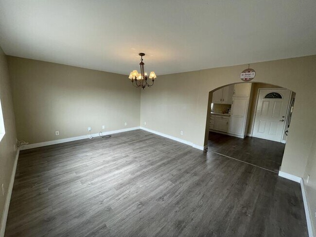 2145 Calle Serena in San Diego, CA - Building Photo - Building Photo