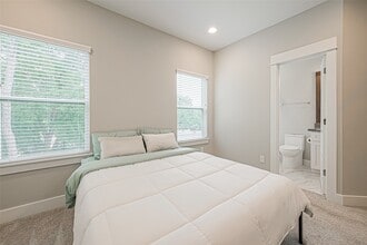 2051 Sherwood Forest St in Houston, TX - Building Photo - Building Photo