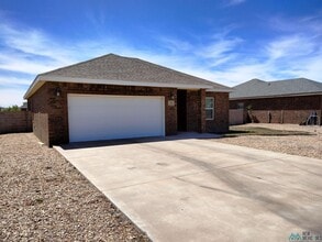 313 Almond Tree Ln in Clovis, NM - Building Photo - Building Photo
