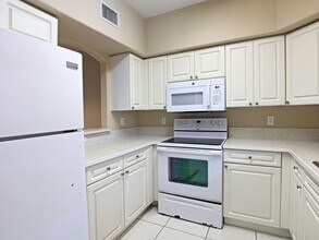 4175 Castilla Circle in Ft. Myers, FL - Building Photo - Building Photo