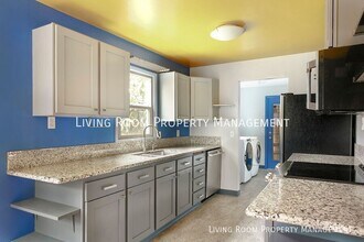 8414 N Peninsular Ave in Portland, OR - Building Photo - Building Photo