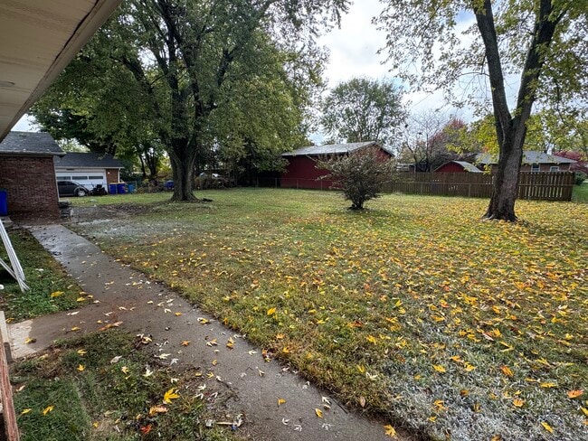 519 Meadowlawn Dr in Franklin, KY - Building Photo - Building Photo