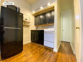 444 W 49th St in New York, NY - Building Photo - Building Photo