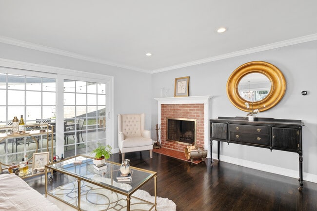 property at 1812 W Santa Cruz St