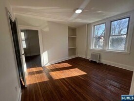 197 Lafayette Pl, Unit A3 in Englewood, NJ - Building Photo