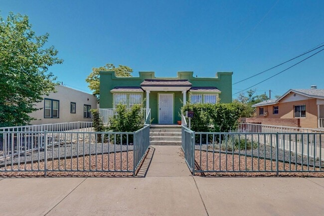 property at 1015 5th St NW