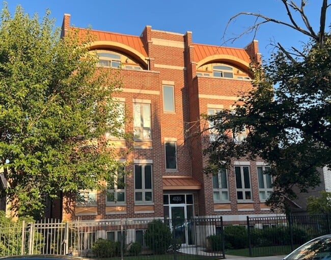 4135 N Kedvale Ave in Chicago, IL - Building Photo - Building Photo