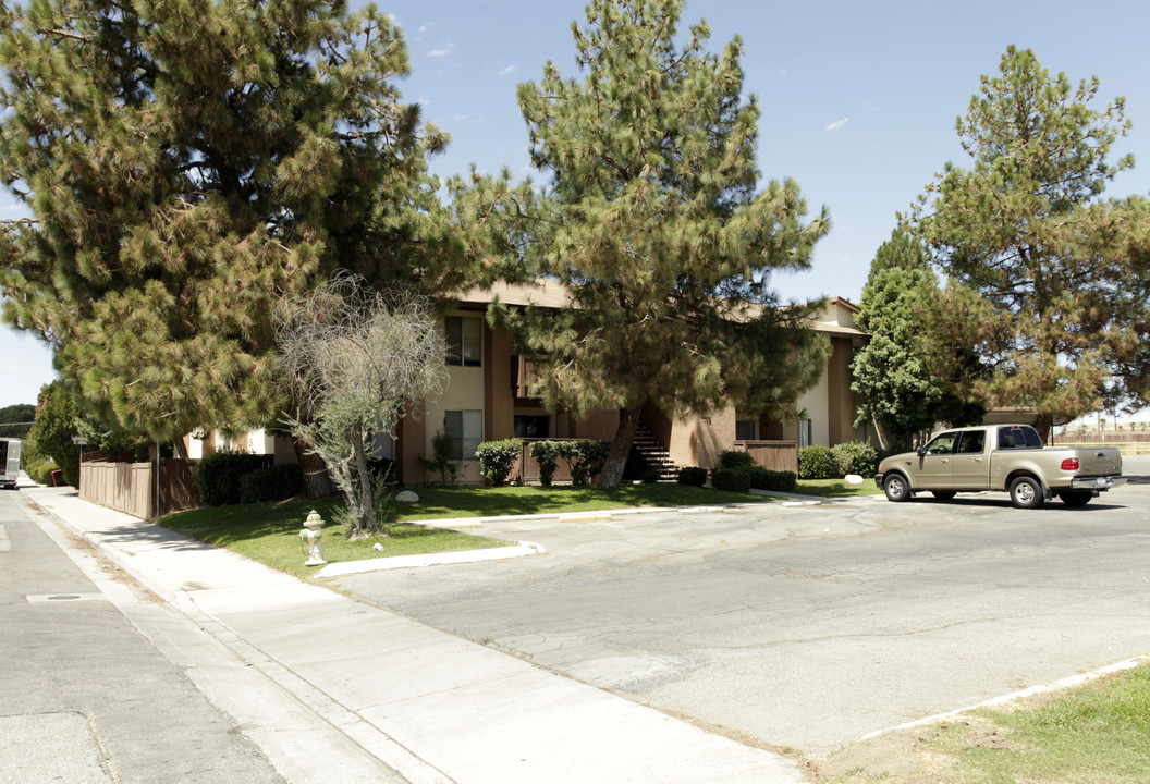 Crestview North Apartments in Bakersfield, CA - Foto de edificio