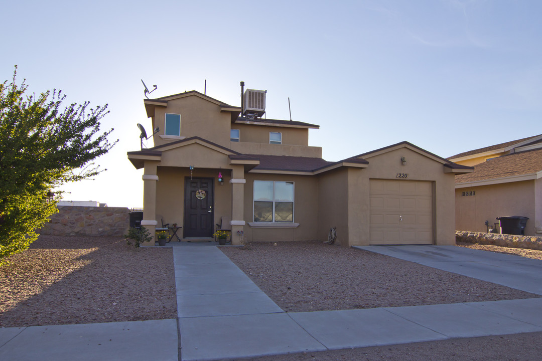 Desert Breeze in Horizon City, TX - Foto de edificio