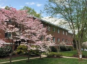 Walter Reed Apartments in Arlington, VA - Building Photo - Building Photo