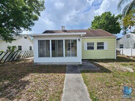 5706 Dr M.L.K. Jr St N in St. Petersburg, FL - Building Photo