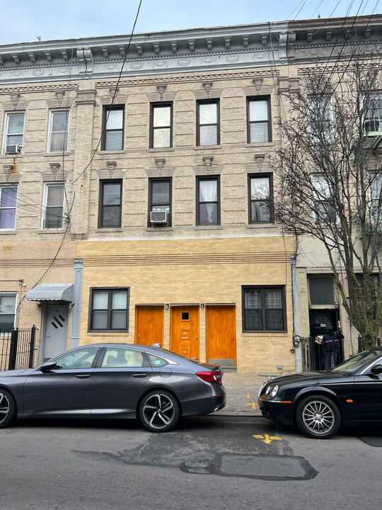 655 Woodward Ave in Ridgewood, NY - Building Photo