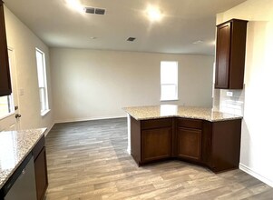 7530 Fishbowl Ln in San Antonio, TX - Building Photo - Building Photo