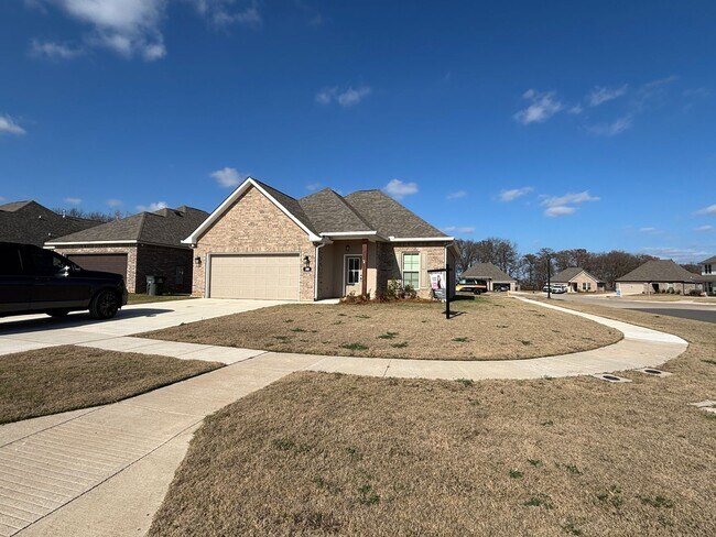 350 Hendry Dr in Bossier City, LA - Building Photo - Building Photo