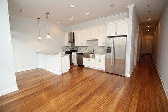 1609 W Warren Blvd, Unit 209 in Chicago, IL - Foto de edificio - Building Photo