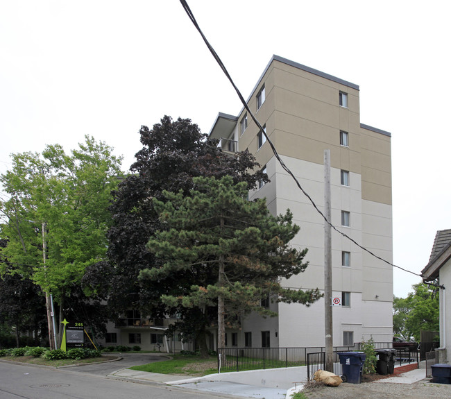 Lakeshore Apartments in Toronto, ON - Building Photo - Building Photo