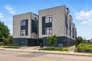 430 E 8th St in Dallas, TX - Building Photo