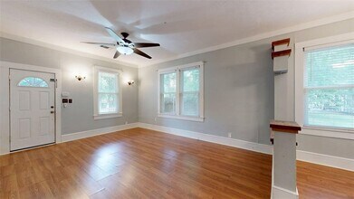 307 Brogdon St in Bryan, TX - Building Photo - Building Photo