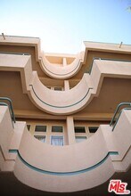 4830 Elmwood Ave in Los Angeles, CA - Building Photo - Building Photo