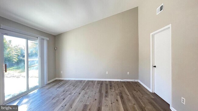 property at 52 Jacamar Dr