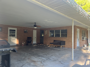 7098 CR 558 in Center Hill, FL - Building Photo - Building Photo