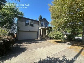 18001 Carlson Ave in Sandy, OR - Building Photo