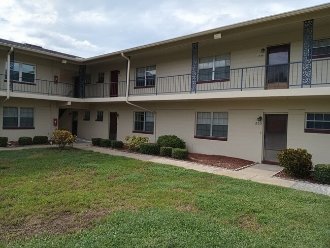 property at 5505 Hernandes Dr
