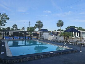 16087 St John's Cir in North Fort Myers, FL - Building Photo