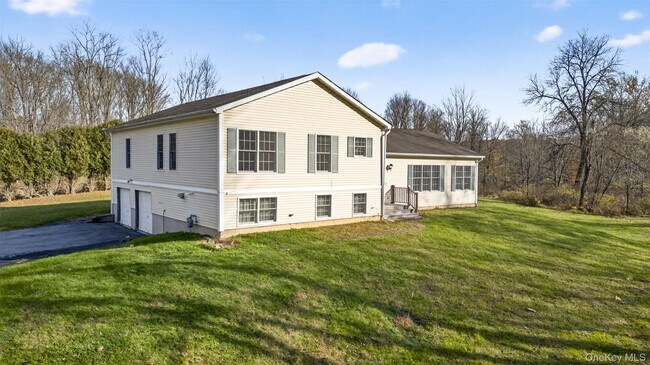 98 Black Creek Rd in Esopus, NY - Building Photo - Building Photo