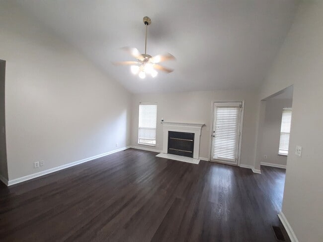 391 Dorr Dr in Goodlettsville, TN - Building Photo - Building Photo