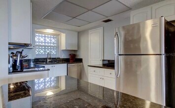9 Forbes Pl, Unit 307 in Dunedin, FL - Foto de edificio - Building Photo