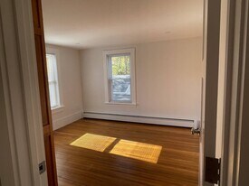 13 Middle St, Unit 2 in Marlborough, MA - Building Photo