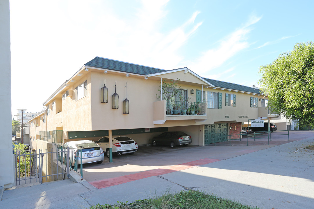 Casa De Rita Apartments in Los Angeles, CA - Building Photo