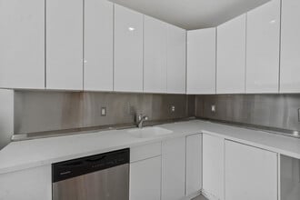 407 N Charles St in Baltimore, MD - Foto de edificio - Building Photo