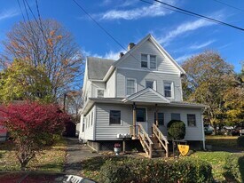49 N Harbor St in Branford, CT - Building Photo