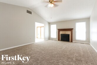 2204 Valley Creek W Ln in Indianapolis, IN - Building Photo - Building Photo