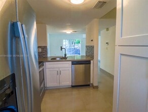 14010 NE 3rd Ct in Miami, FL - Building Photo - Building Photo